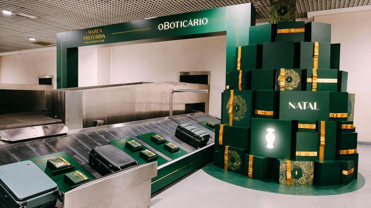 Kits de Natal na esteira de bagagem de Guarulhos